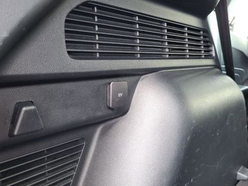 Used 2022 Ford Escape SE image 28