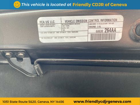 Used 2024 Jeep Gladiator Sport image 25