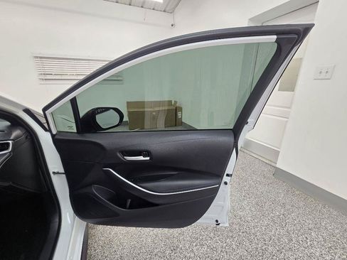 Used 2022 Toyota Corolla SE w/ SE Premium Package FWD image 29