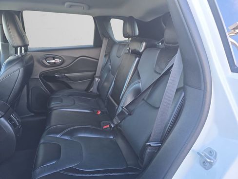 Used 2023 Jeep Cherokee Altitude Lux image 13