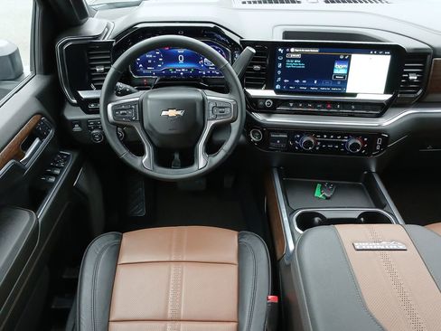 Certified 2025 Chevrolet Silverado 2500 High Country w/ High Country Premium Package image 12