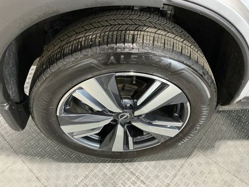 Used 2023 Nissan Rogue SL w/ SL Premium Package image 45