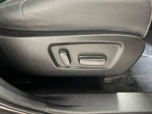 Used 2018 Toyota Highlander Limited AWD/4WD image 29