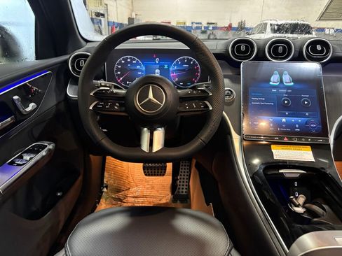 New 2026 Mercedes-Benz GLC 300 GLC 300 image 2