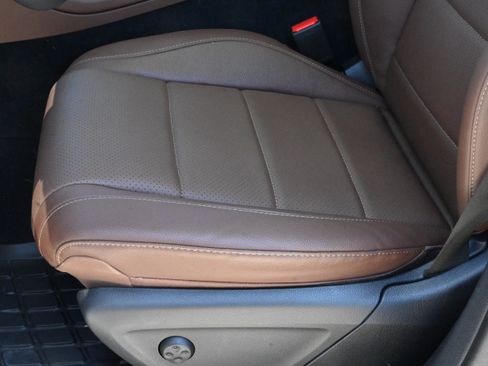 Used 2024 Mercedes-Benz GLE 450 4MATIC image 26