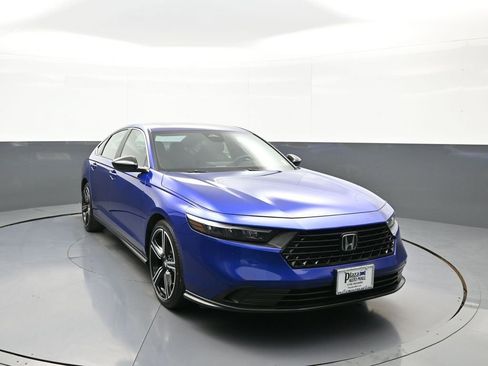 Used 2024 Honda Accord Sport image 3