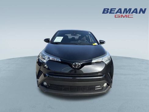 Used 2018 Toyota C-HR XLE FWD image 2