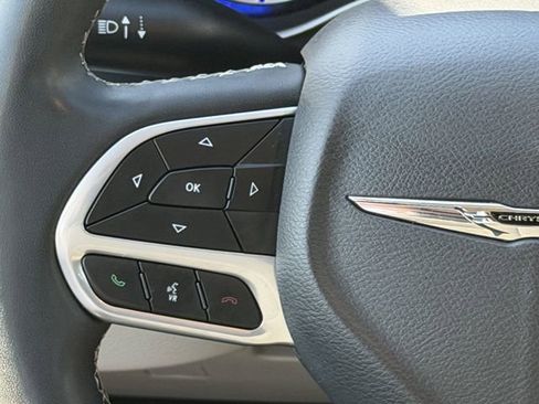 Used 2023 Chrysler Voyager LX image 12