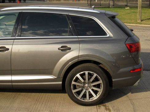 Used 2019 Audi Q7 3.0T Premium Plus w/ Premium Plus Package AWD/4WD image 8