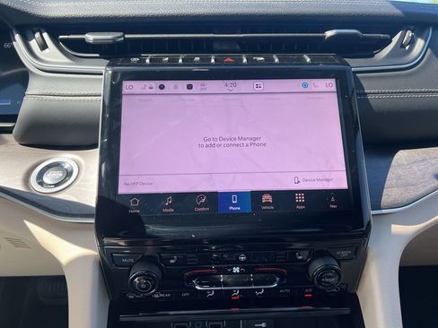 New 2025 Jeep Grand Cherokee Limited AWD/4WD image 36