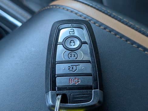 Used 2023 Ford Expedition Platinum AWD/4WD image 34
