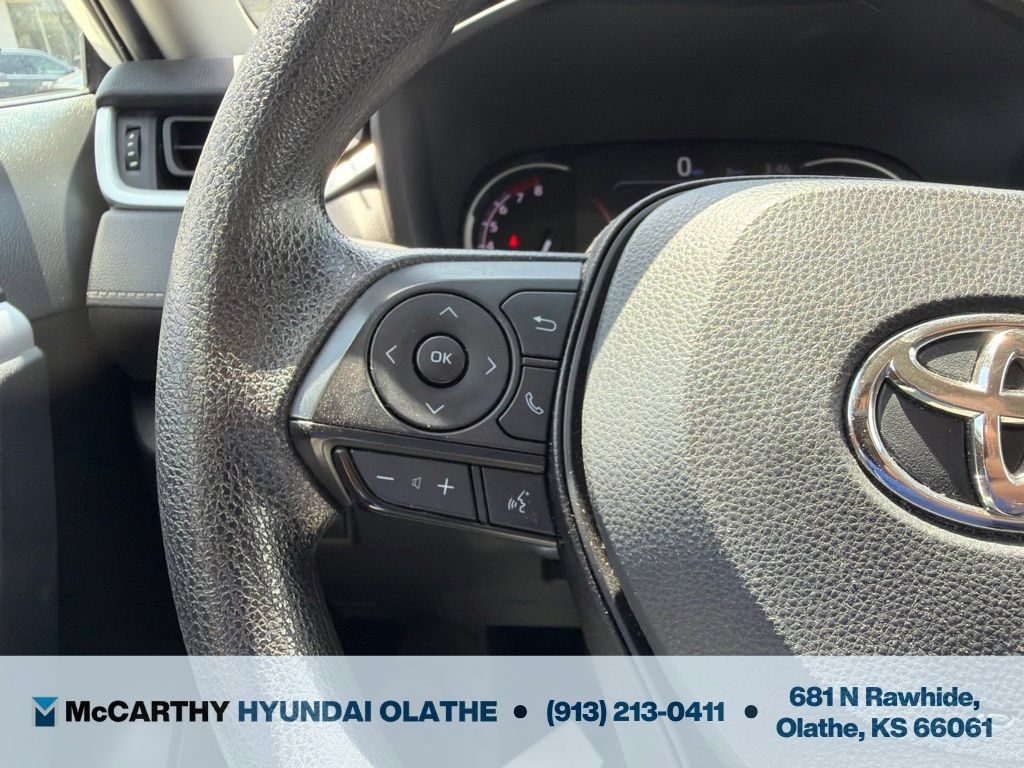 Used 2024 Toyota RAV4 XLE FWD image 22