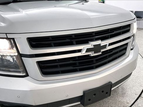 Used 2018 Chevrolet Suburban Premier image 37