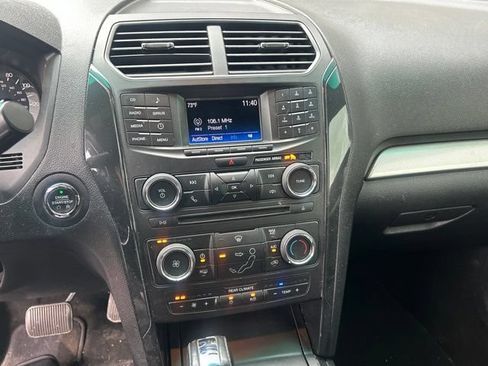 Used 2016 Ford Explorer XLT AWD/4WD image 22