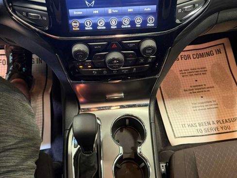 Certified 2019 Jeep Grand Cherokee Laredo AWD/4WD image 37