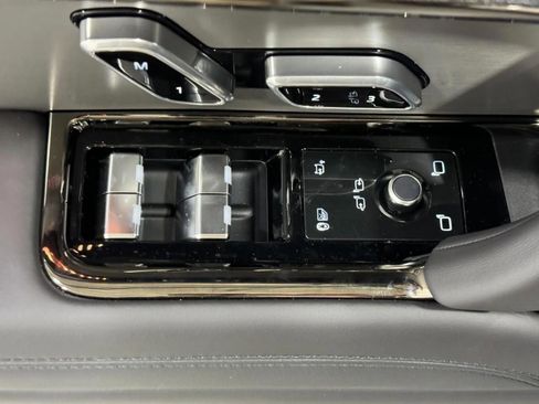 New 2026 Land Rover Range Rover Sport SE image 25