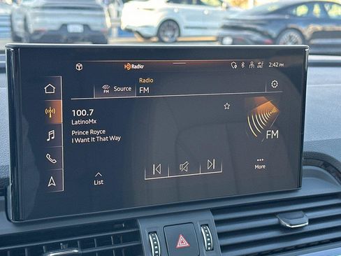 Used 2023 Audi Q5 Premium w/ Convenience Package image 18