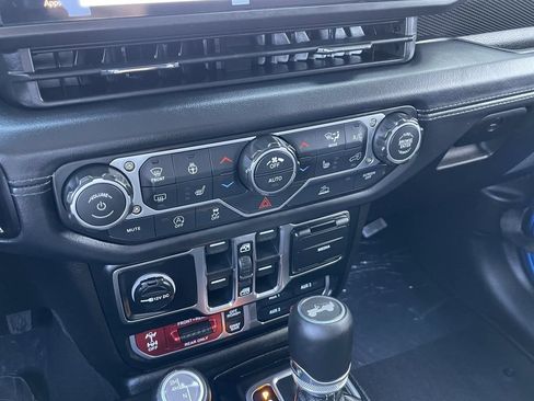 New 2026 Jeep Wrangler Unlimited Rubicon w/ Technology Group AWD/4WD image 29