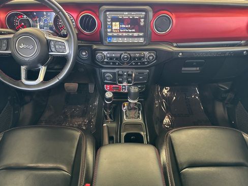 Used 2022 Jeep Wrangler Unlimited Rubicon w/ LED Lighting Group AWD/4WD image 13