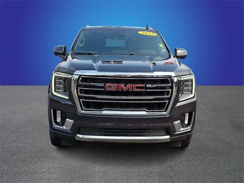 Used 2023 GMC Yukon XL SLT image 2