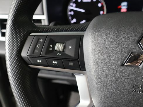 New 2026 Mitsubishi Outlander ES FWD image 38