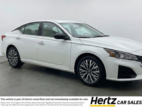 Used 2025 Nissan Altima 2.5 SV FWD image 1