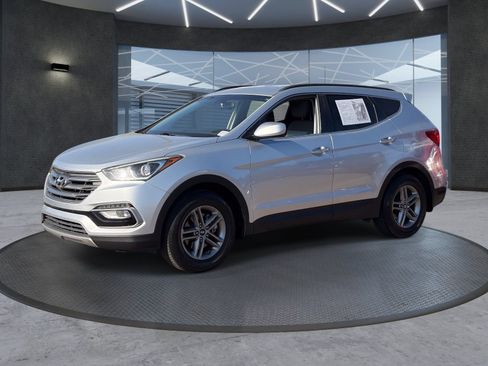 Used 2017 Hyundai Santa Fe Sport FWD image 2