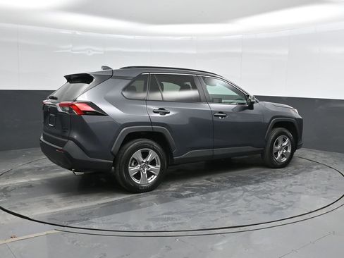 Used 2022 Toyota RAV4 XLE w/ Convenience Package image 2