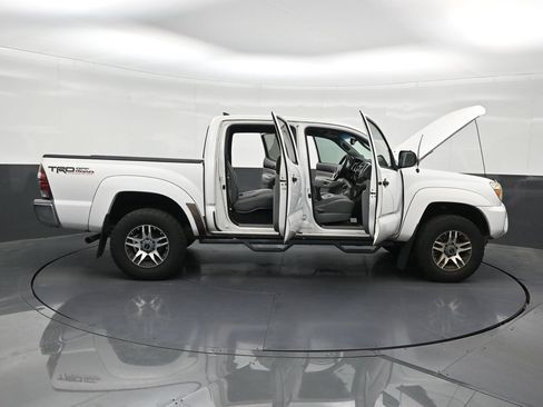 Used 2012 Toyota Tacoma PreRunner w/ SR5 Pkg RWD image 32