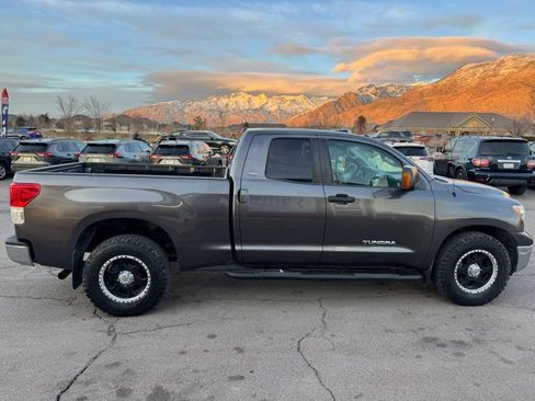Used 2011 Toyota Tundra 4x4 Double Cab w/ SR5 Pkg image 7