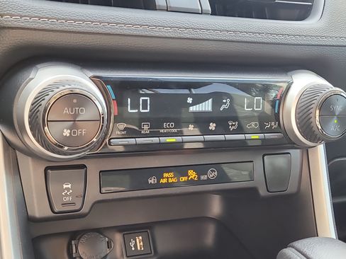 Certified 2025 Toyota RAV4 XLE w/ Convenience Package AWD/4WD image 27