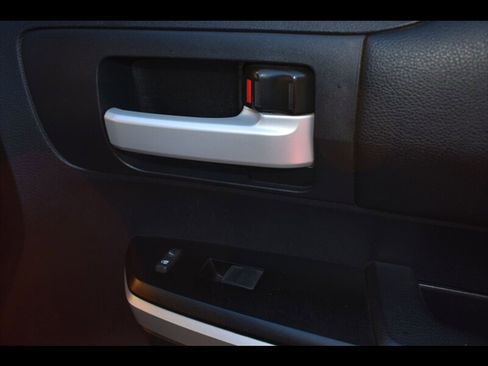 Used 2016 Toyota Tundra SR5 w/ SR5 Upgrade Package image 37