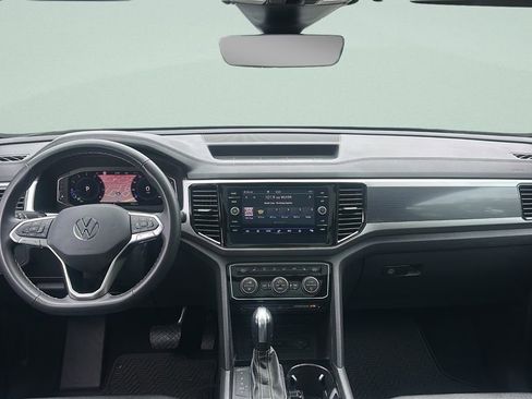 Used 2022 Volkswagen Atlas Cross Sport SEL image 13