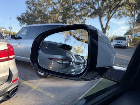 Used 2016 Jaguar XF S image 31