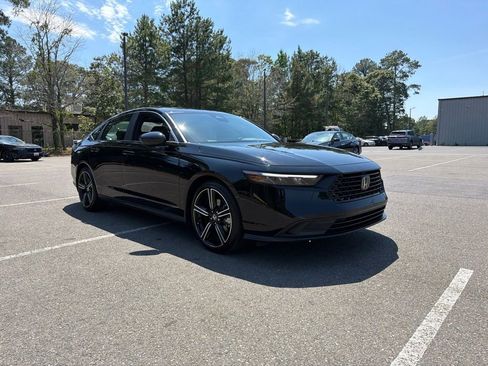 Used 2024 Honda Accord Sport image 4