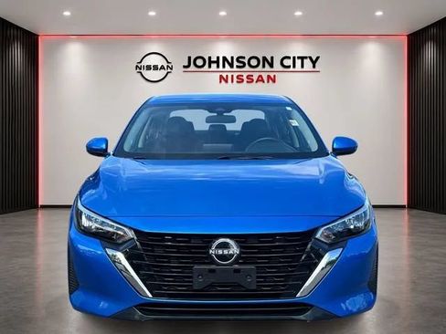 Used 2025 Nissan Sentra SV FWD image 10