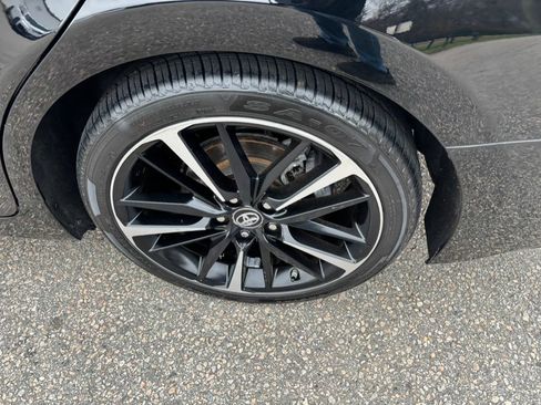 Used 2018 Toyota Camry XSE image 31