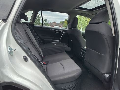 Used 2021 Toyota RAV4 XLE w/ Convenience Package AWD/4WD image 14