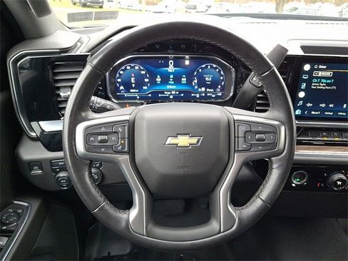 Used 2022 Chevrolet Silverado 1500 LT image 19