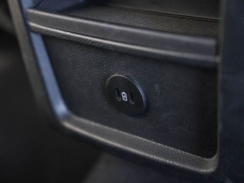 Used 2022 Ford Edge SE image 29