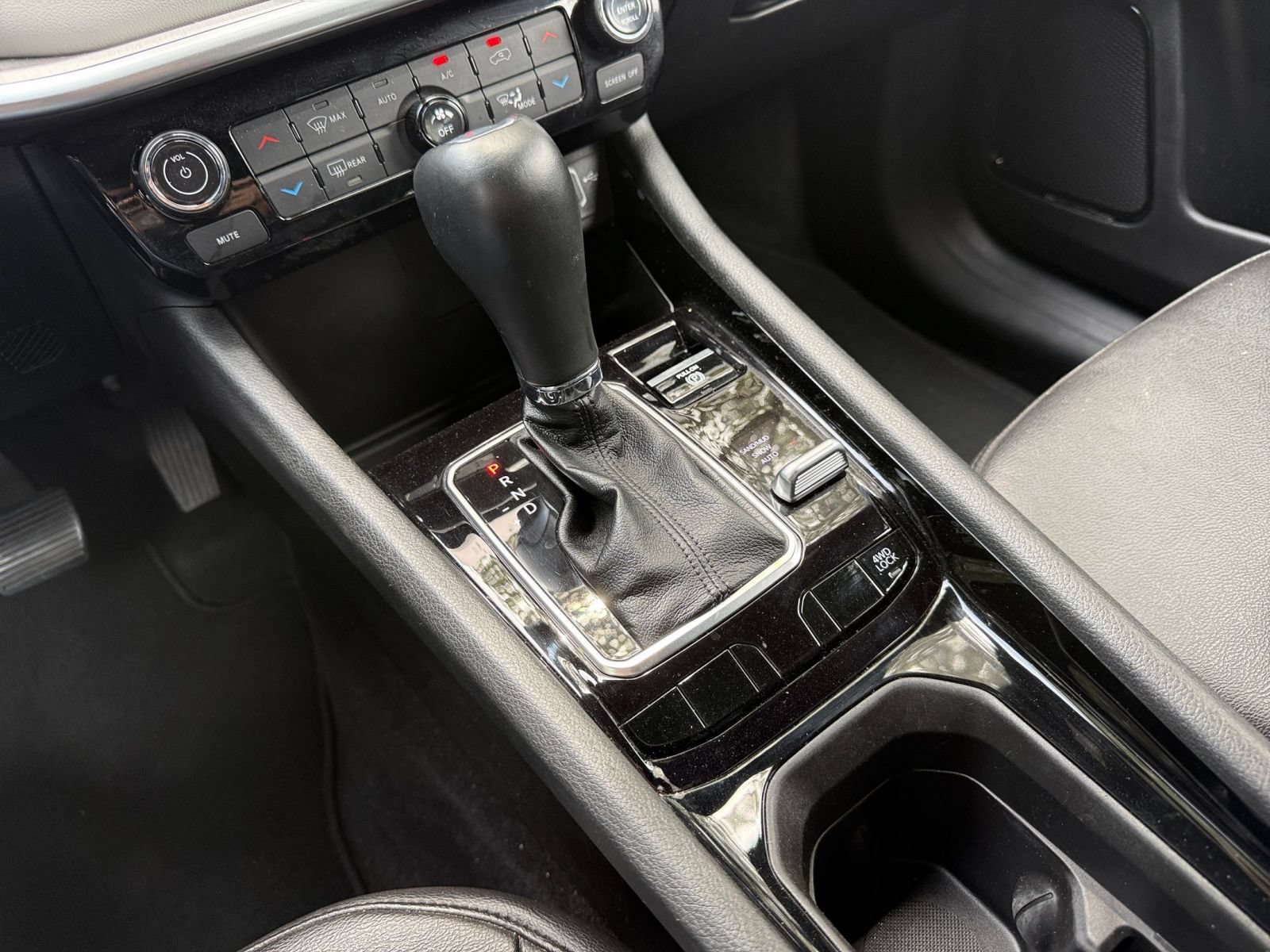 Used 2025 Jeep Compass Limited AWD/4WD image 40