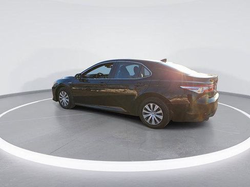 Certified 2020 Toyota Camry LE image 8
