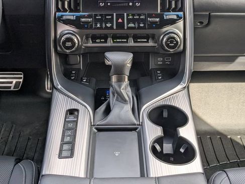 Used 2022 Lexus LX 600 F Sport w/ Accessory Package (Z1) AWD/4WD image 18