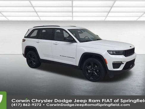 Certified 2023 Jeep Grand Cherokee Limited w/ Black Appearance Package image 17