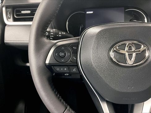 Used 2025 Toyota RAV4 XLE Premium image 23