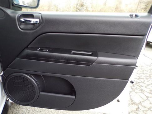 Used 2013 Jeep Compass Latitude w/ Sun/Sound Group image 20