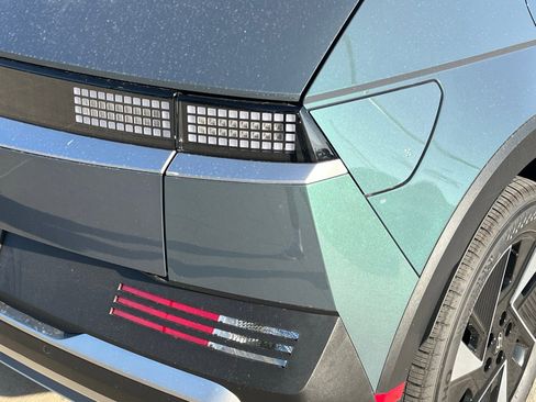 New 2026 Hyundai Ioniq 5 SE image 13