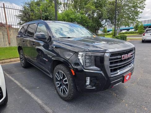 Used 2023 GMC Yukon AT4 w/ Technology Package AWD/4WD image 3