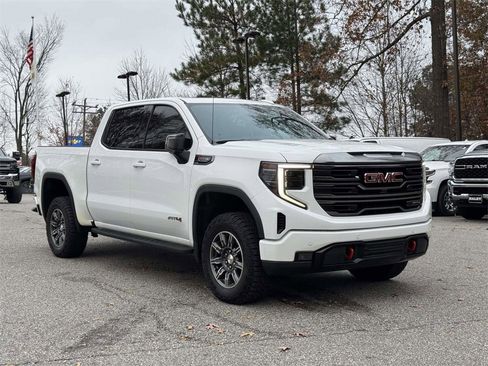 Used 2024 GMC Sierra 1500 AT4 w/ Technology Package image 2