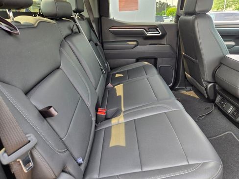 Used 2025 GMC Sierra 1500 SLT AWD/4WD image 11